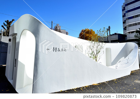 Shibuya Ward Nishi-sando public toilet scenery 109820873