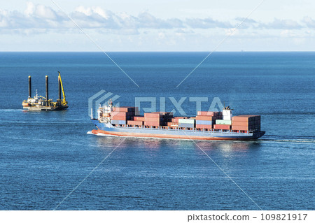 The container ship is leaving the Port of Keelung, Taiwan. 109821917
