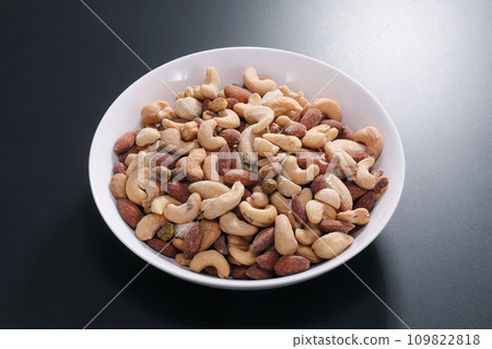 Mixed nuts served in a plate Mixed nuts served in a plate 109822818