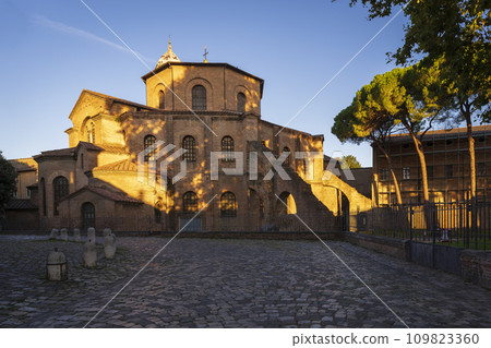 Basilica of San Vitale Christian Byzantine art in Europe Basilica of San Vitale Christian Byzantine art in Europe 109823360