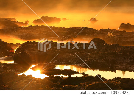 Hanamaki City, Iwate Prefecture, Autumn Tairagi Tateiwa 109824283