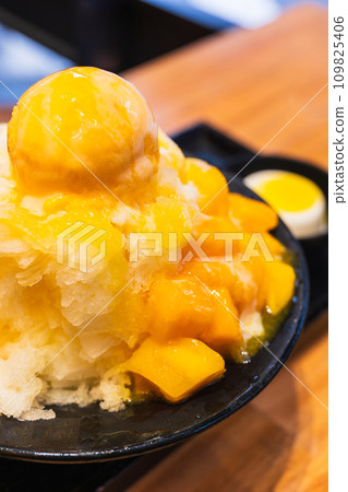 Taiwan Sweets Mango Shaved Ice - Stock Photo [109825406] - PIXTA