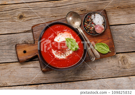 Refreshing homemade cold tomato gazpacho soup 109825832