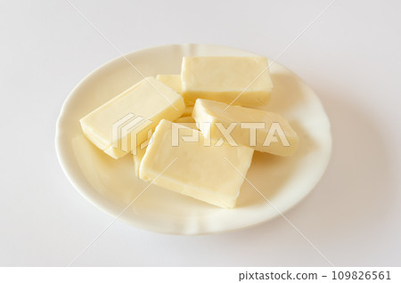 Block cheese, cheese, processed cheese, dairy products, baby cheese Block cheese, cheese, processed cheese, dairy products, baby cheese 109826561