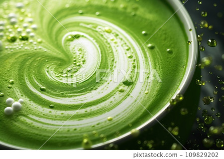Matcha latte, velvety texture and rich color. The fine bubbles on the surface Matcha latte, velvety texture and rich color. The fine bubbles on the surface 109829202