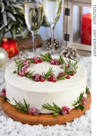 Cake for Christmas 109829852