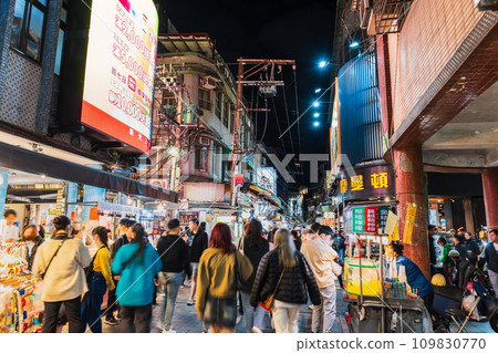 Shilin Night Market, Taiwan *partially soft focus 109830770