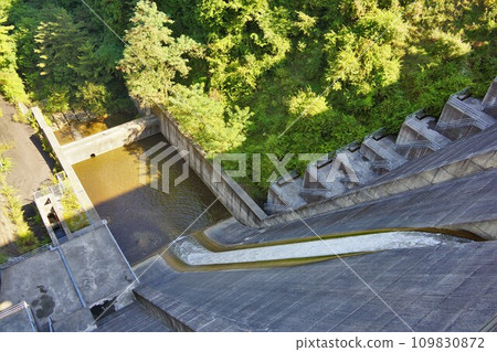 Downstream seen from the top of Iwamura Dam 109830872