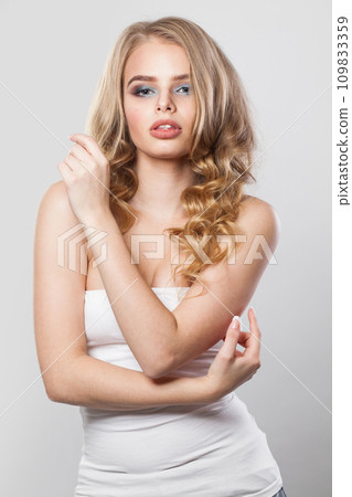 Gorgeous young female model portrait. 109833359