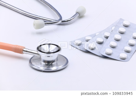 聽診器與醫學的形象 109833945