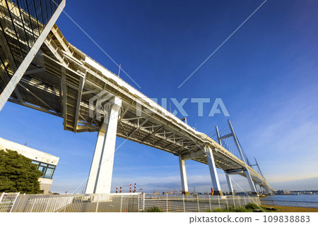 從大黑碼頭看橫濱灣大橋 / 日本橫濱 109838883