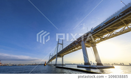 從大黑碼頭看橫濱灣大橋 / 日本橫濱 109838885