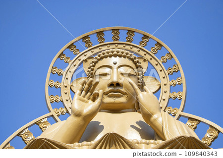 The great Buddha of the mor The great Buddha of the mor 109840343