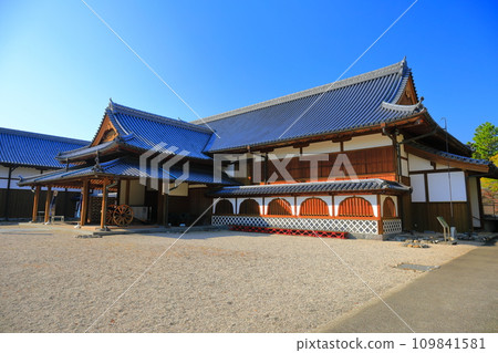 [Saga Prefecture] Saga Castle Honmaru Palace on a clear day 109841581