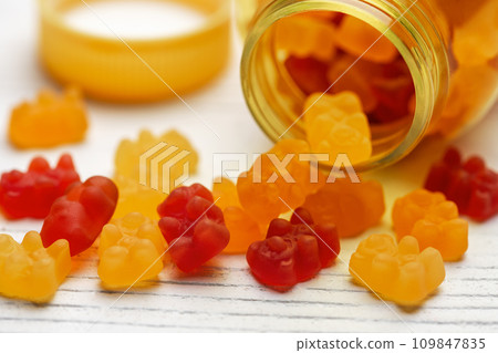 Chewable gummy vitamins 109847835