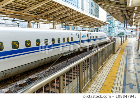 [交通形象] 新幹線月台門（東京車站） 109847943
