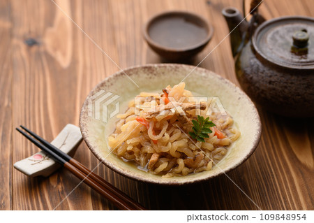 Home cooking: Boiled dried daikon radish Home cooking: Boiled dried daikon radish 109848954