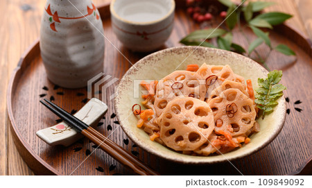 Home cooking lotus root kinpira Home cooking lotus root kinpira 109849092