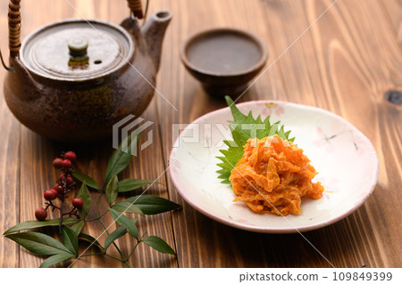 sea urchin jellyfish sea urchin jellyfish 109849399