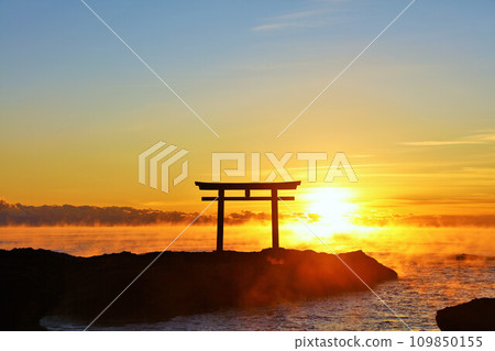 Ibaraki Prefecture: First sunrise and air storm from Oarai Isosaki Shrine 109850155