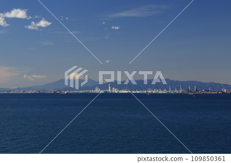 從海螢看到的富士山與城市建築 109850361