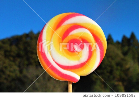 藍天和舔糖 109851592