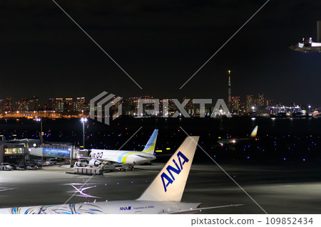從展望台看到的羽田機場夜景 從展望台看到的羽田機場夜景 109852434