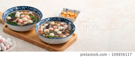 湯圓 冬至 鹹湯圓 紅色 白色 粉色 Tang yuan タンユエン 団子 湯圓 冬至 鹹湯圓 紅色 白色 粉色 Tang yuan タンユエン 団子 109856117