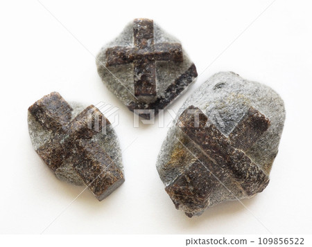 十字石原石（十字石） 109856522