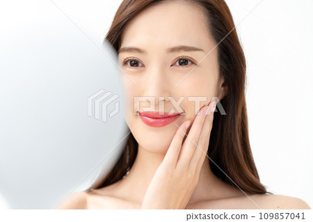 Beauty image of young women Beauty image of young women 109857041
