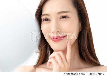 Beauty image of young women Beauty image of young women 109857047