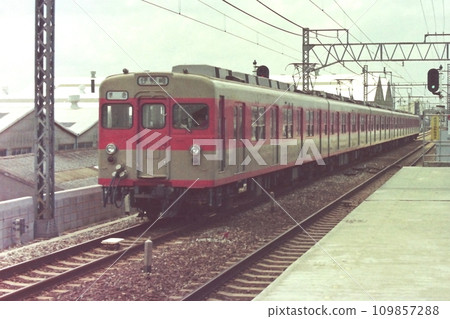 東武8000系列二色調彩畫,梅島,1974年7月25日 東武8000系列二色調彩畫,梅島,1974年7月25日 109857288