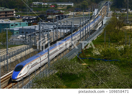 Hokuriku Shinkansen 109858471
