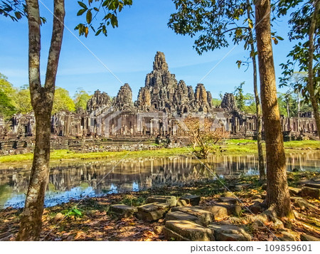 Bayon temple at Angkor Thom, Siem Reap, Cambodia 109859601