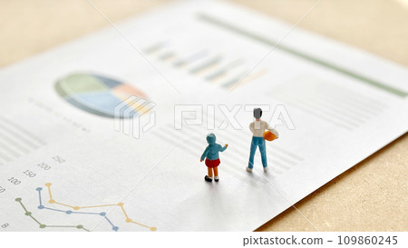 Materials with graphs and accessories for male and female children 109860245