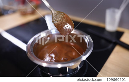 Aromatic chocolate topping for cupcake 109860301
