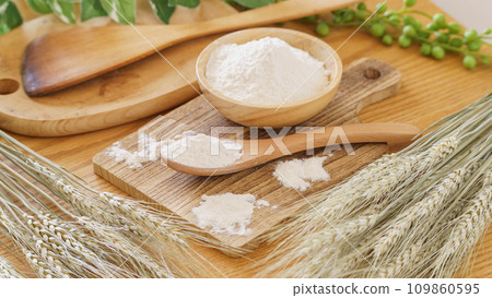麵粉和麥穗 109860595