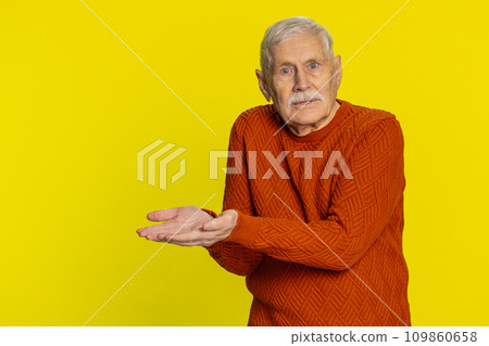 Man raising hands asking what why reason of failure anti lifehacks ridicules disbelief irritation Man raising hands asking what why reason of failure anti lifehacks ridicules disbelief irritation 109860658