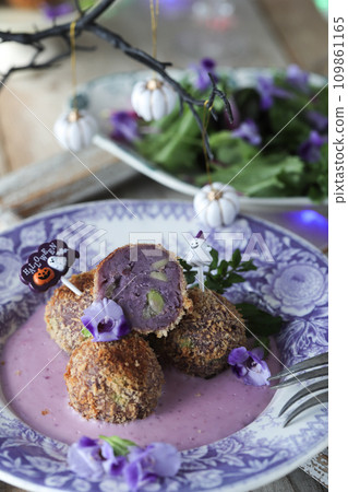 Purple sweet potato croquette and soup Purple sweet potato croquette and soup 109861165