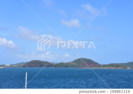 Ferry journey from Aogata Port in Shinkamigoto Town to Ojika Port in Ojika Town, Nagasaki Prefecture Ferry journey from Aogata Port in Shinkamigoto Town to Ojika Port in Ojika Town, Nagasaki Prefecture 109861319