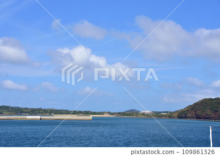 Ferry journey from Aogata Port in Shinkamigoto Town to Ojika Port in Ojika Town, Nagasaki Prefecture 109861326