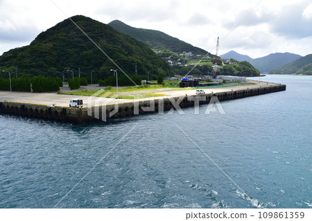 Ferry journey from Aogata Port in Shinkamigoto Town to Ojika Port in Ojika Town, Nagasaki Prefecture Ferry journey from Aogata Port in Shinkamigoto Town to Ojika Port in Ojika Town, Nagasaki Prefecture 109861359