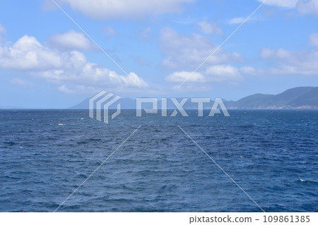 Ferry journey from Aogata Port in Shinkamigoto Town to Ojika Port in Ojika Town, Nagasaki Prefecture 109861385