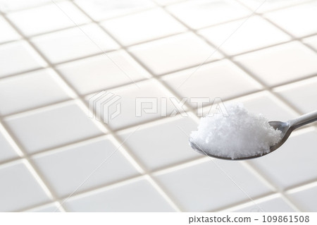 Coarse salt, sea salt, natural salt Coarse salt, sea salt, natural salt 109861508