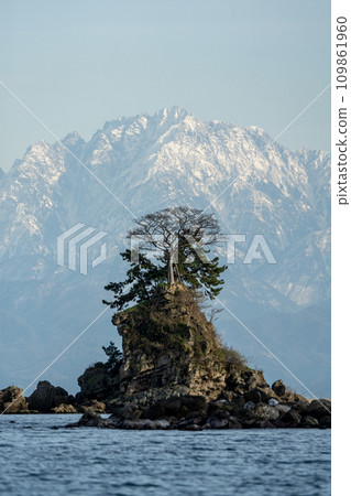 On the Amaharashi Coast, Onnaiwa/Tateyama Mountain Range 6 On the Amaharashi Coast, Onnaiwa/Tateyama Mountain Range 6 109861960