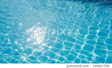 波光粼粼的藍色水面背景影像 AI 生成影像 109862780