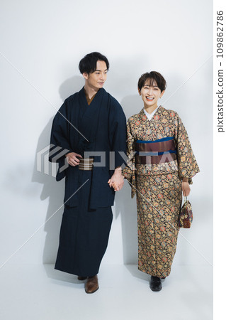Couple in kimono Couple in kimono 109862786
