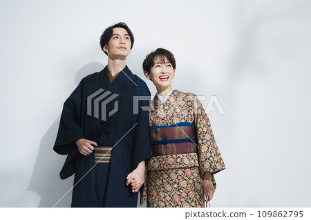 Couple in kimono Couple in kimono 109862795