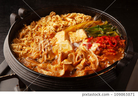 拉麵泡菜火鍋 109863871