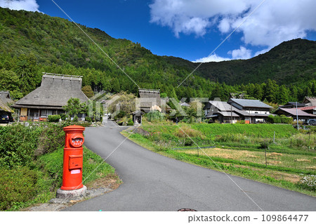 京都美山町「茅吹之裡」 茅草屋頂的古屋 京都美山町「茅吹之裡」 茅草屋頂的古屋 109864477
